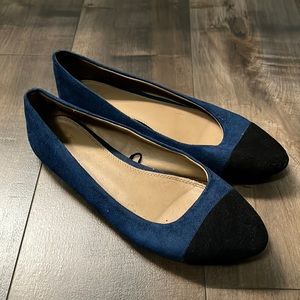 Black and blue flats